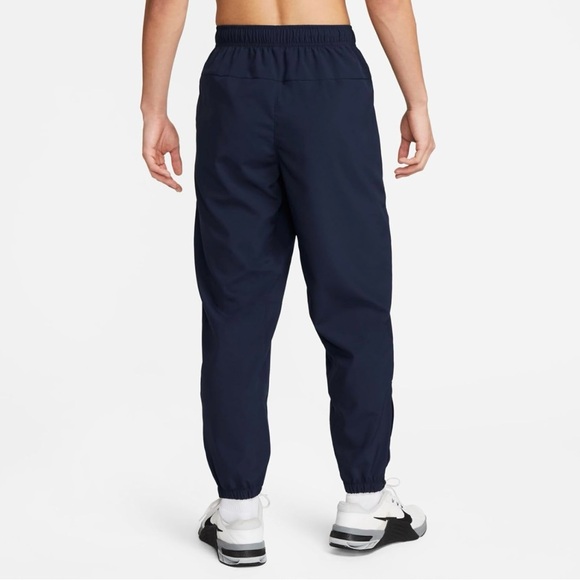 Nike Form Men’s Dri-Fit Tapered Versatile Pants - Picture 2 of 10